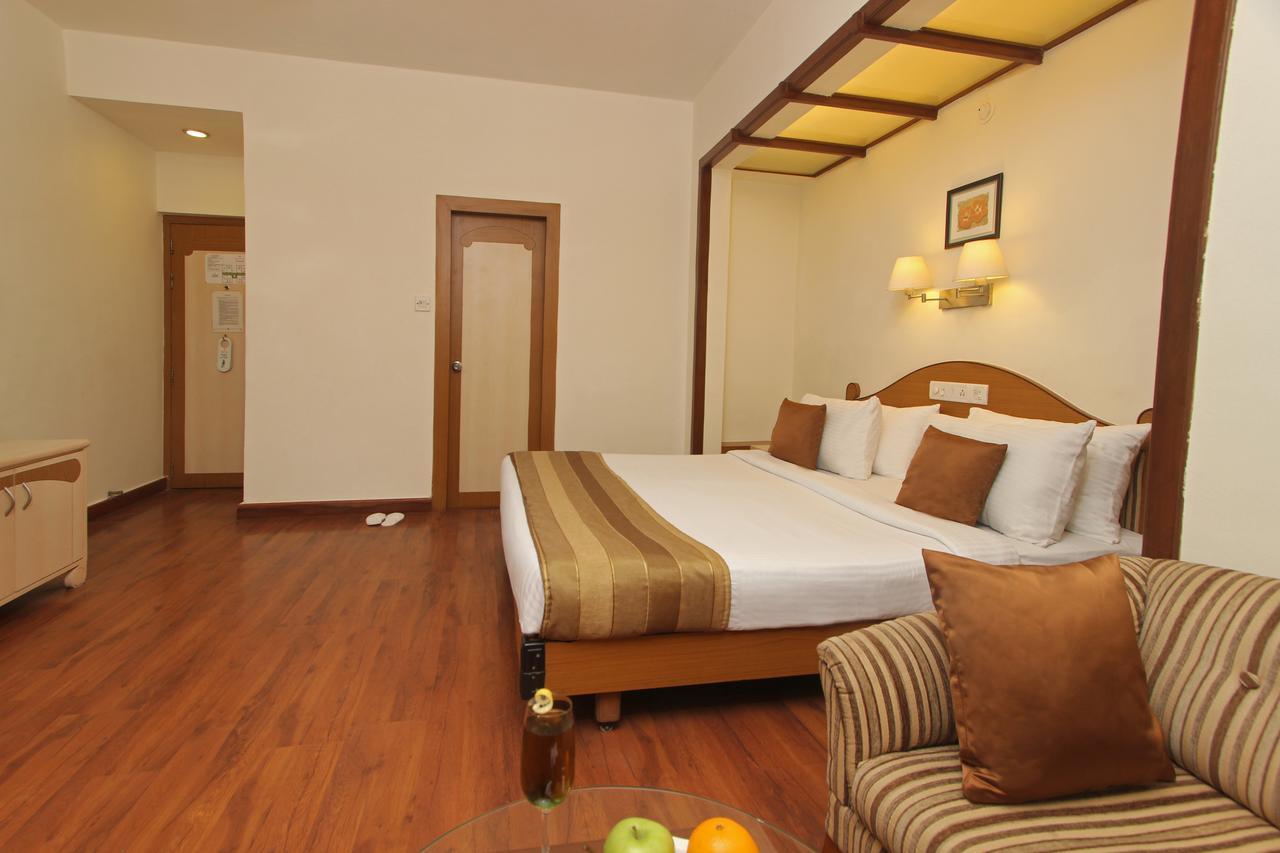 Hotel Park Central Koregaon Park Púna Kültér fotó