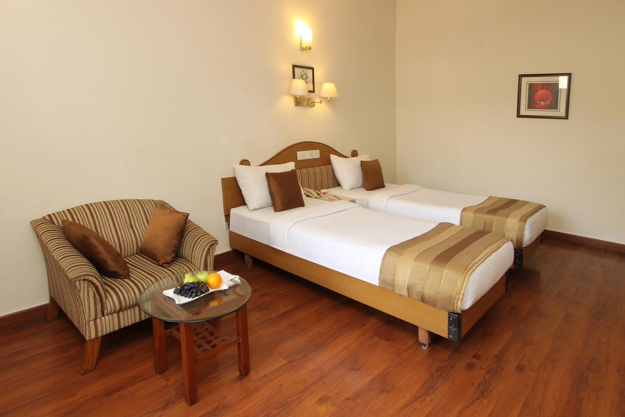 Hotel Park Central Koregaon Park Púna Kültér fotó