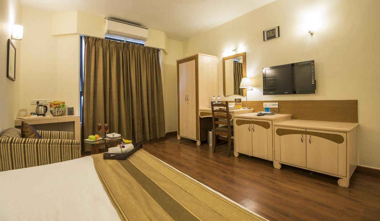 Hotel Park Central Koregaon Park Púna Kültér fotó