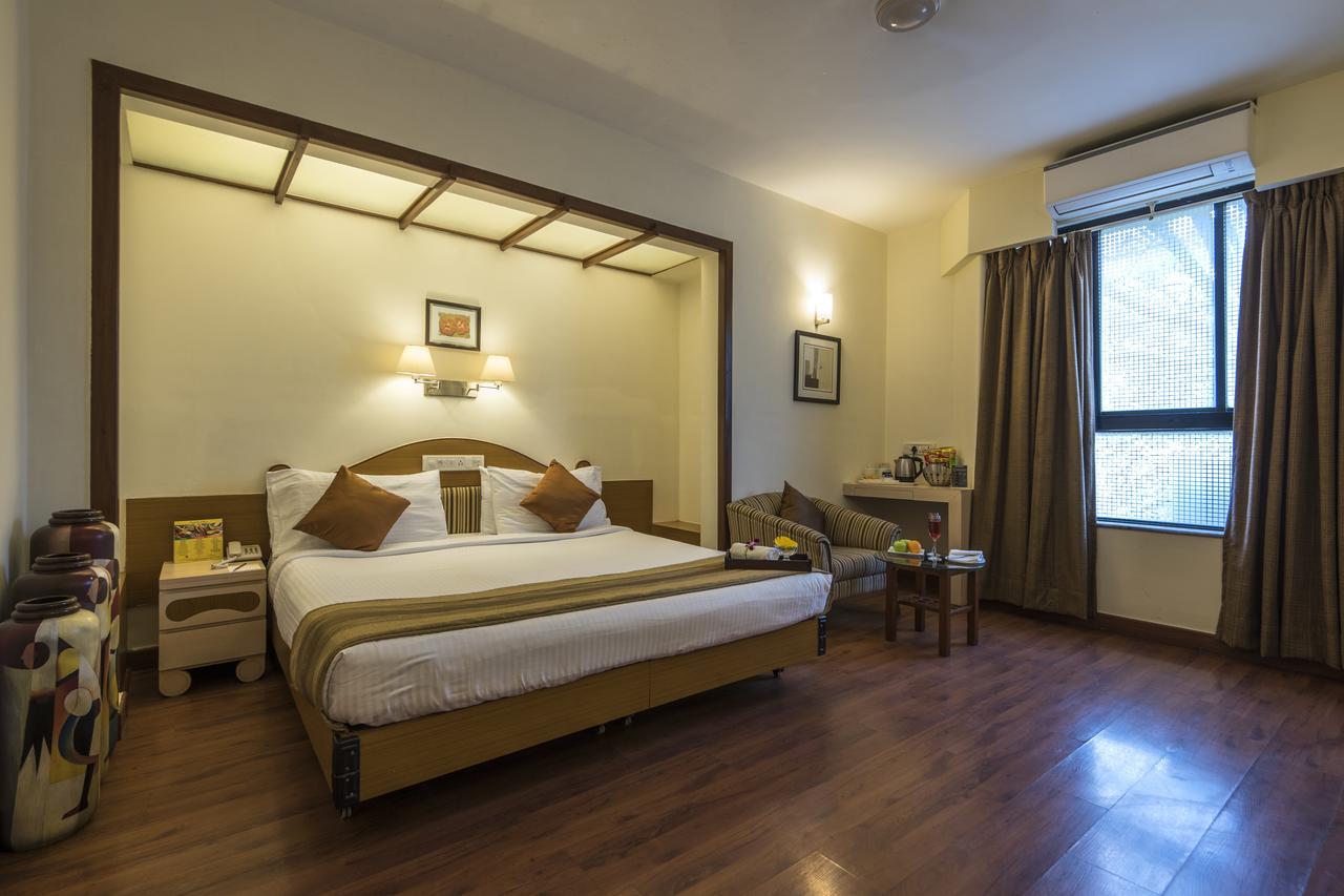 Hotel Park Central Koregaon Park Púna Kültér fotó