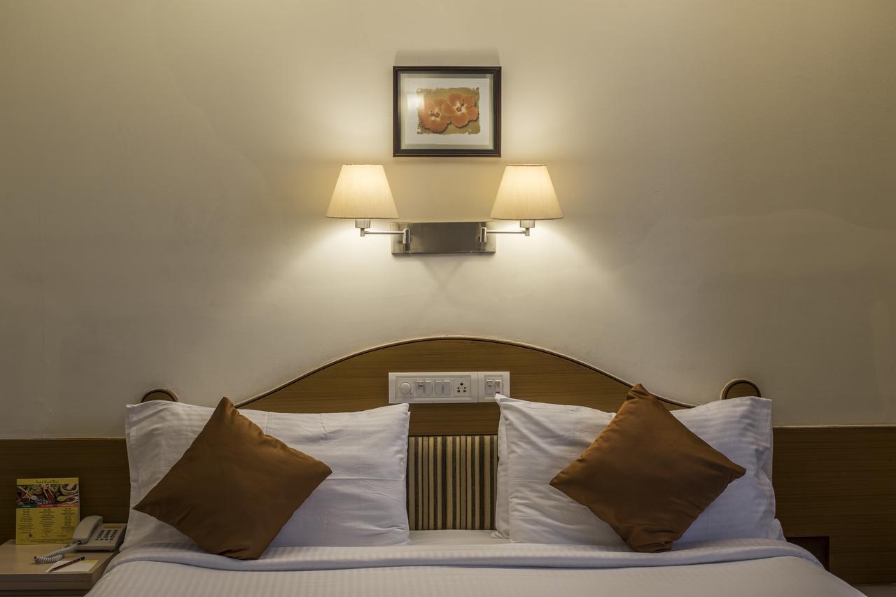 Hotel Park Central Koregaon Park Púna Kültér fotó
