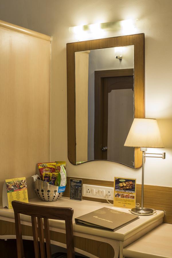 Hotel Park Central Koregaon Park Púna Kültér fotó