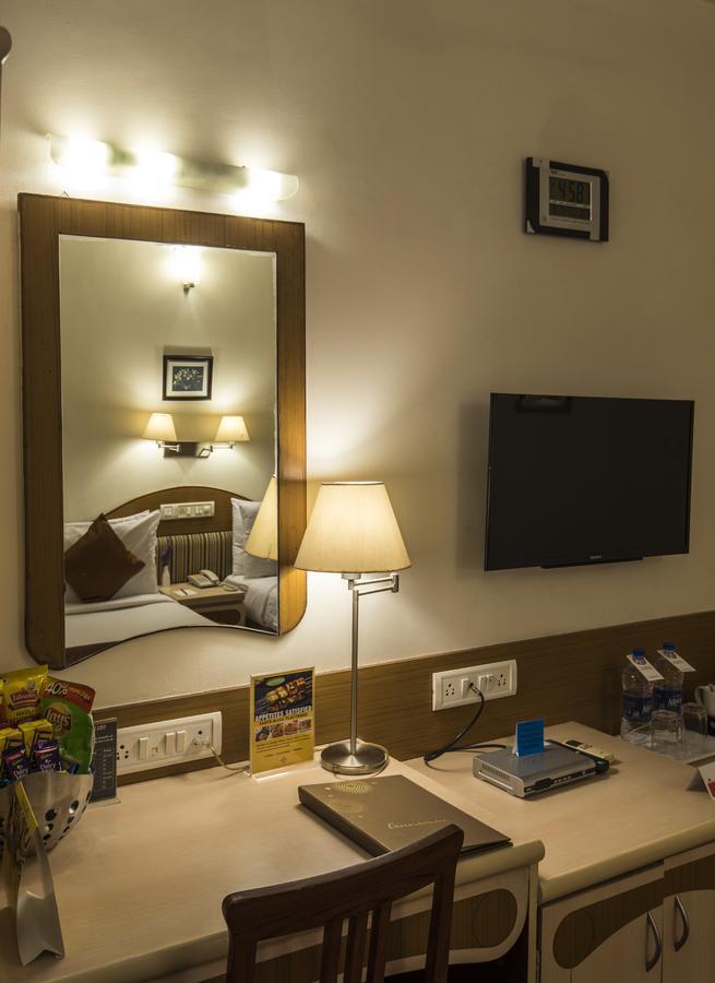 Hotel Park Central Koregaon Park Púna Kültér fotó