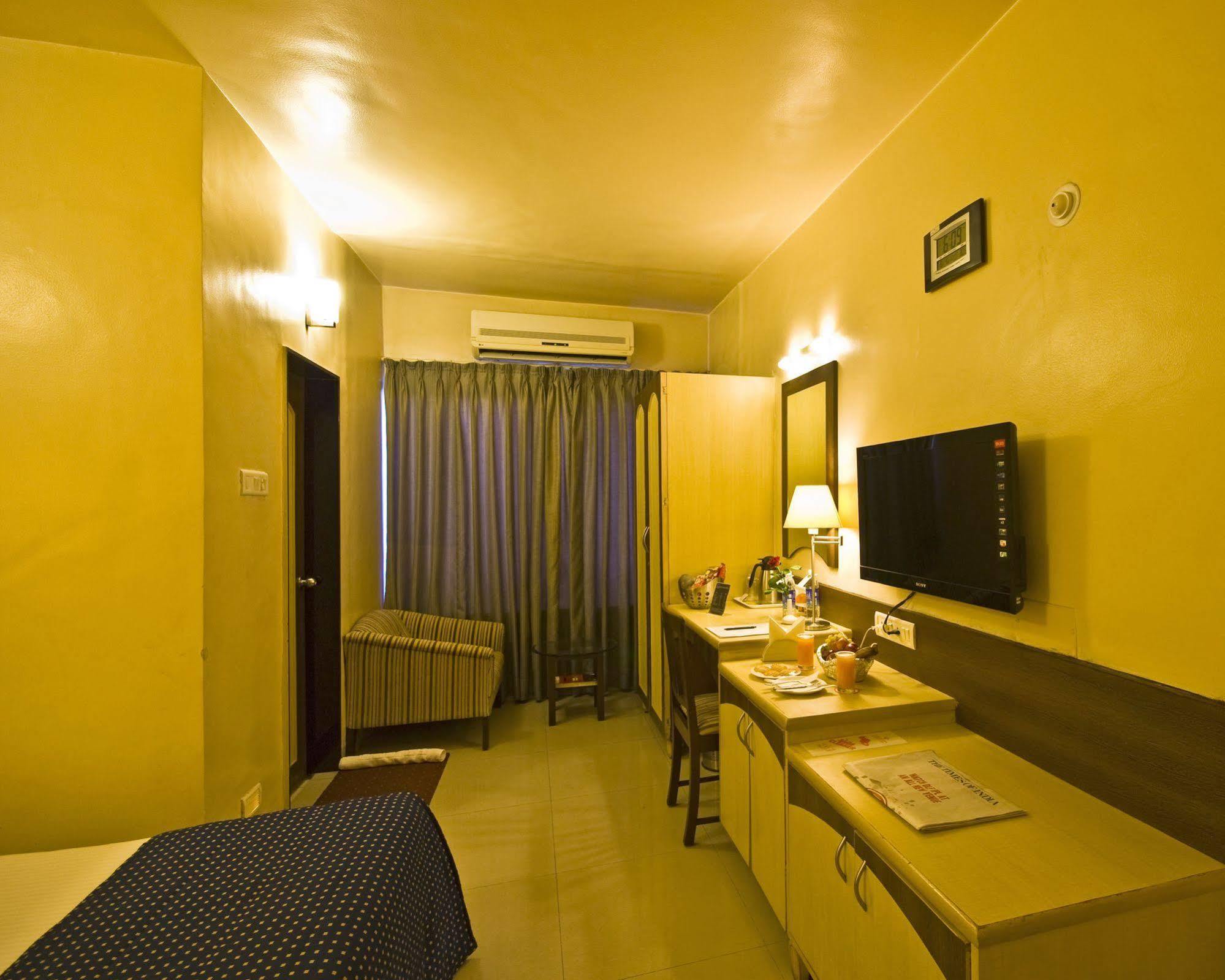 Hotel Park Central Koregaon Park Púna Kültér fotó