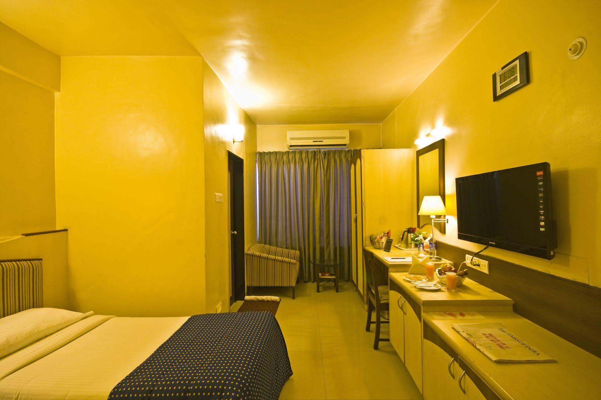Hotel Park Central Koregaon Park Púna Kültér fotó
