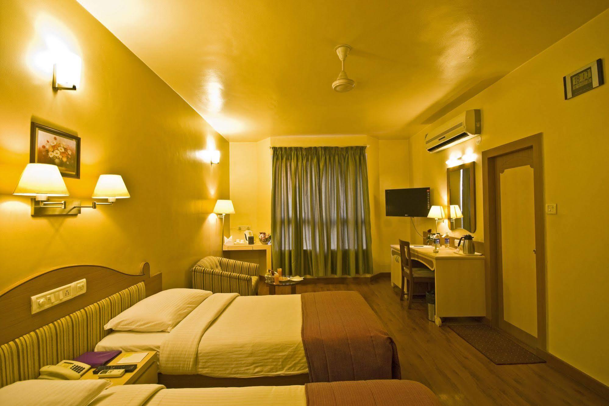 Hotel Park Central Koregaon Park Púna Kültér fotó