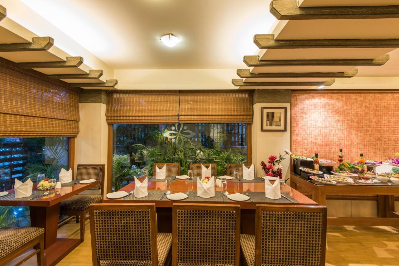Hotel Park Central Koregaon Park Púna Kültér fotó