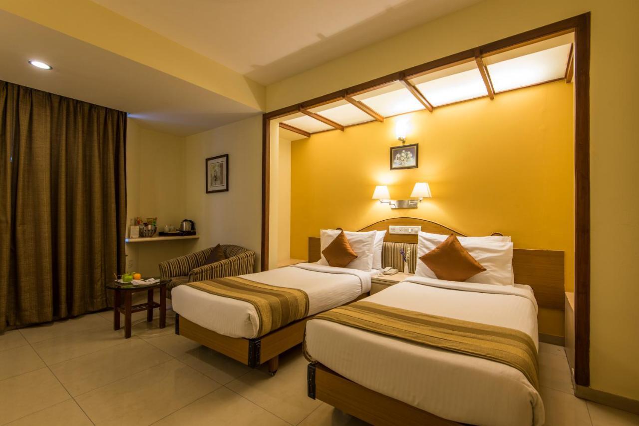 Hotel Park Central Koregaon Park Púna Kültér fotó
